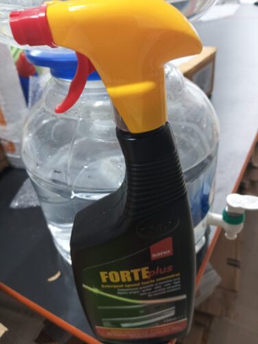 Forte Plus Highly Concentrated Foam Cleaner – 750ml Spray Bottle | Powerful Grease and Grime Removal for Ovens, Grills, Stovetops, Pots & Pans | Imported from Israel photo review
